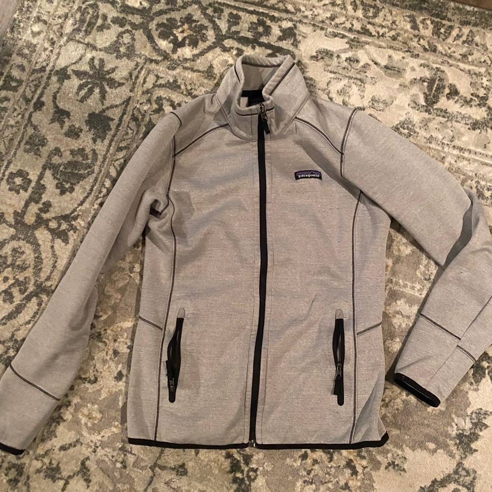 Women’s Patagonia gray zip up jacket